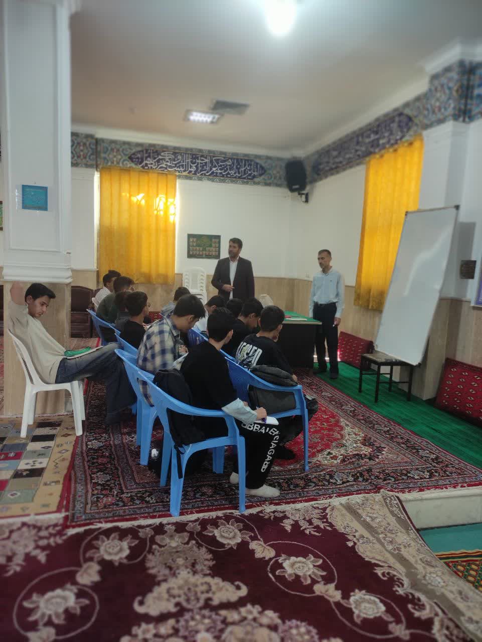 همکاری مدرسه شهید عباسپور صدرا و مسجد امام سجاد(ع) برای آموزش رایگان