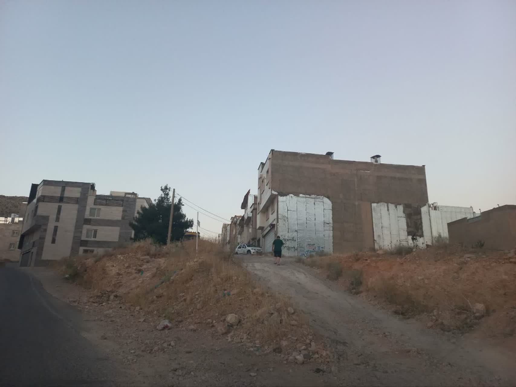 ضرورت رسیدگی به مشکلات ورودی کوچه کوهرنگ ۱ در صدرا