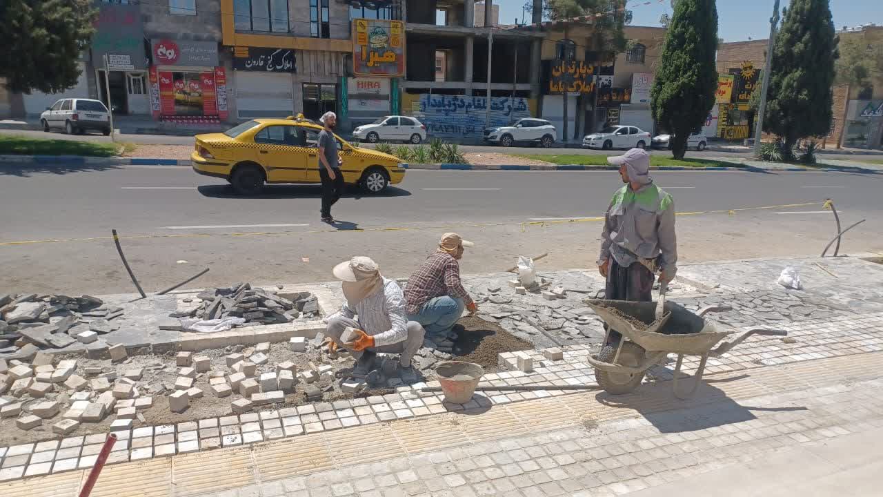 پیاده‌رو بلوار دانش صدرا در دستور تکمیل با حضور دو گروه اجرایی