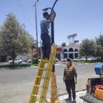 ارتقای ایمنی تردد در پیاده‌راه دانش صدرا با نصب ستون‌های روشنایی