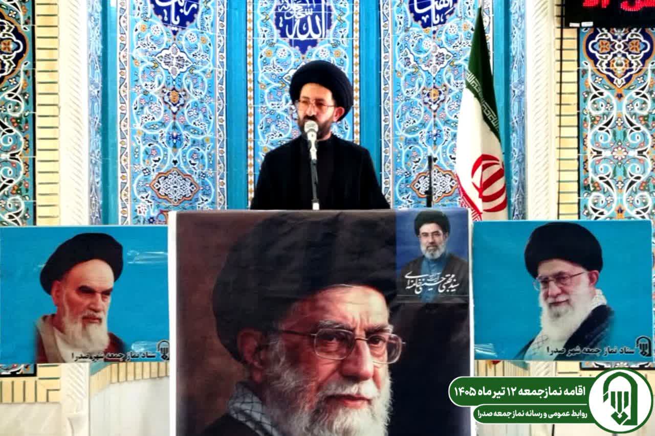 حضور مردم متدین صدرا در آیین عبادی سیاسی نماز جمعه
